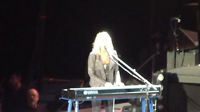 Fleetwood Mac (with Christine McVie) - Don't Stop - The O2 Arena смотреть онлайн