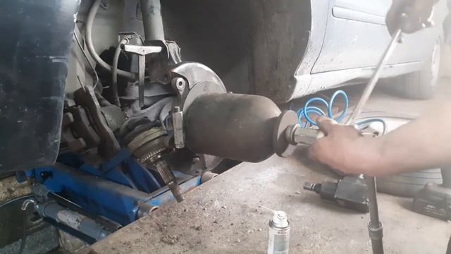 заменил подшипник на нисане смотреть онлайн