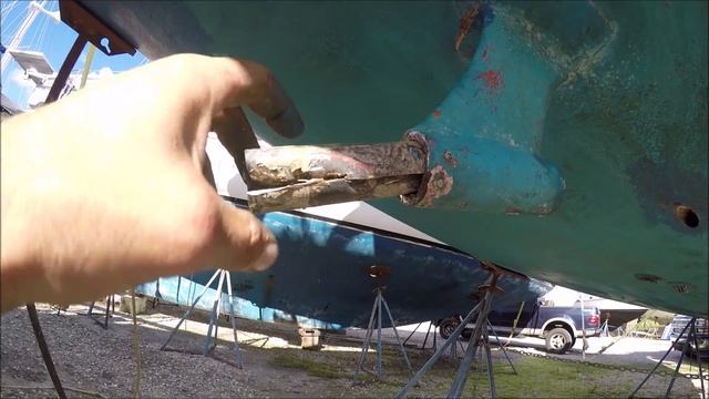 How to replace stuffing box on sailboat, removing old prop shaft, had to cut it off. смотреть онлайн