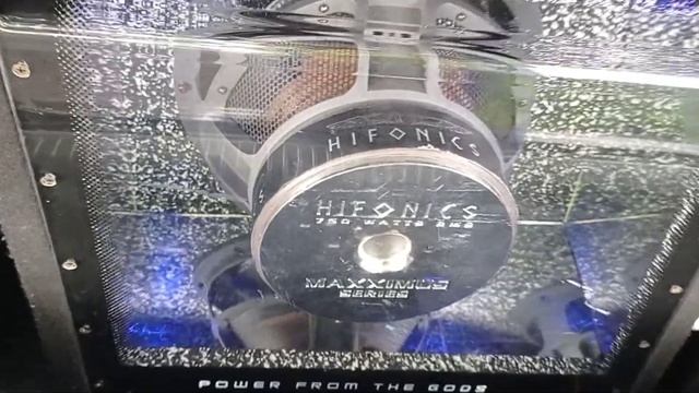 Hifonics Maxximus 750RMS Bass test смотреть онлайн