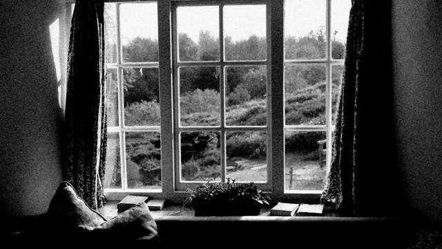 There's a window above my bed that I'll never open смотреть онлайн