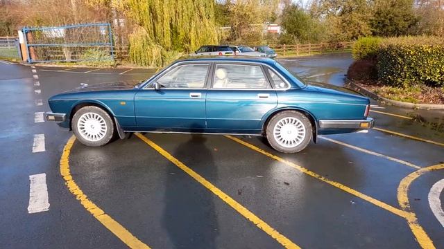 Lot 6 - 1993 Jaguar XJ12 Auto смотреть онлайн
