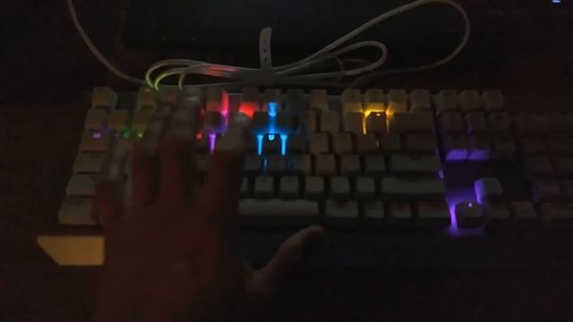 Razer Blackwidow X Chroma Mercury White - Mechanical RGB Keyboard - A Quick Look смотреть онлайн