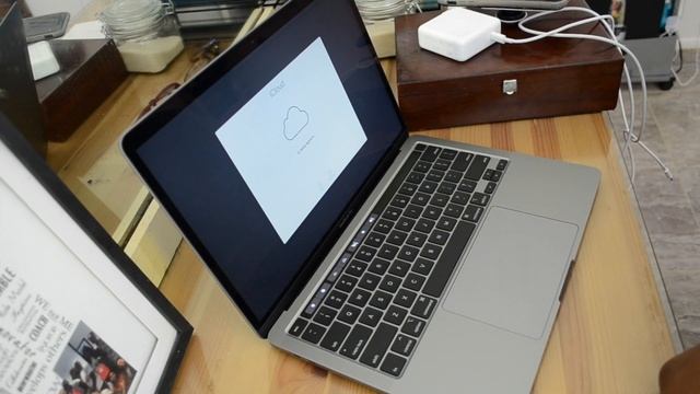 2020 13-inch Macbook Pro W/ Touchbar! | Unboxing, Setup, And Customization!