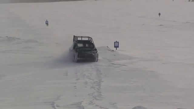 перегоняем вездеход ГАЗ по зимнеку Инта Абезь смотреть онлайн