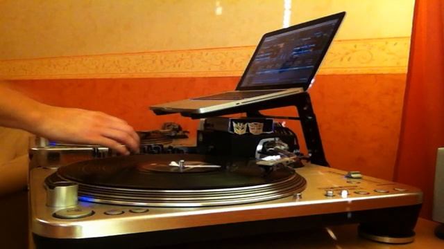 Selecta James - Basic beat juggling / hip-hop turntablism / смотреть онлайн