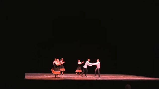 Kalinka Dance Ensemble: Светит Месяц смотреть онлайн