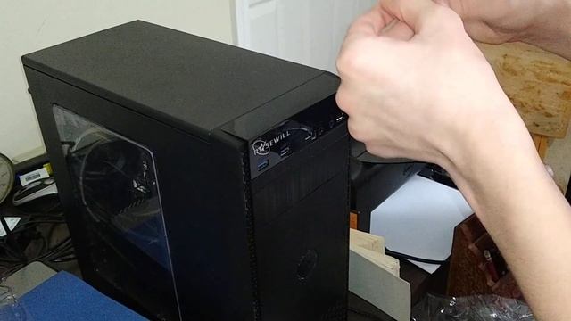 Aidan channeling his inner Linus Tech Tips смотреть онлайн