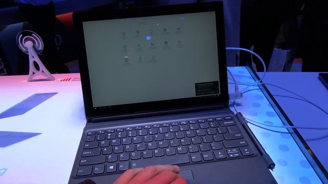 MWC 2018 - Snapdragon 835 ve Windows 10 Pro bir arada: Lenovo Miix 630 смотреть онлайн