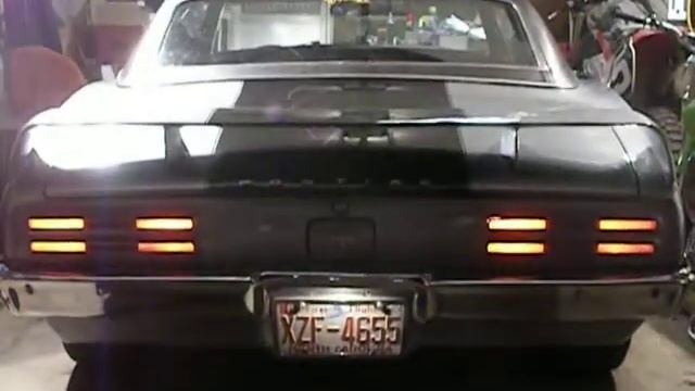 1967 Pontiac Firebird 400 at idle смотреть онлайн