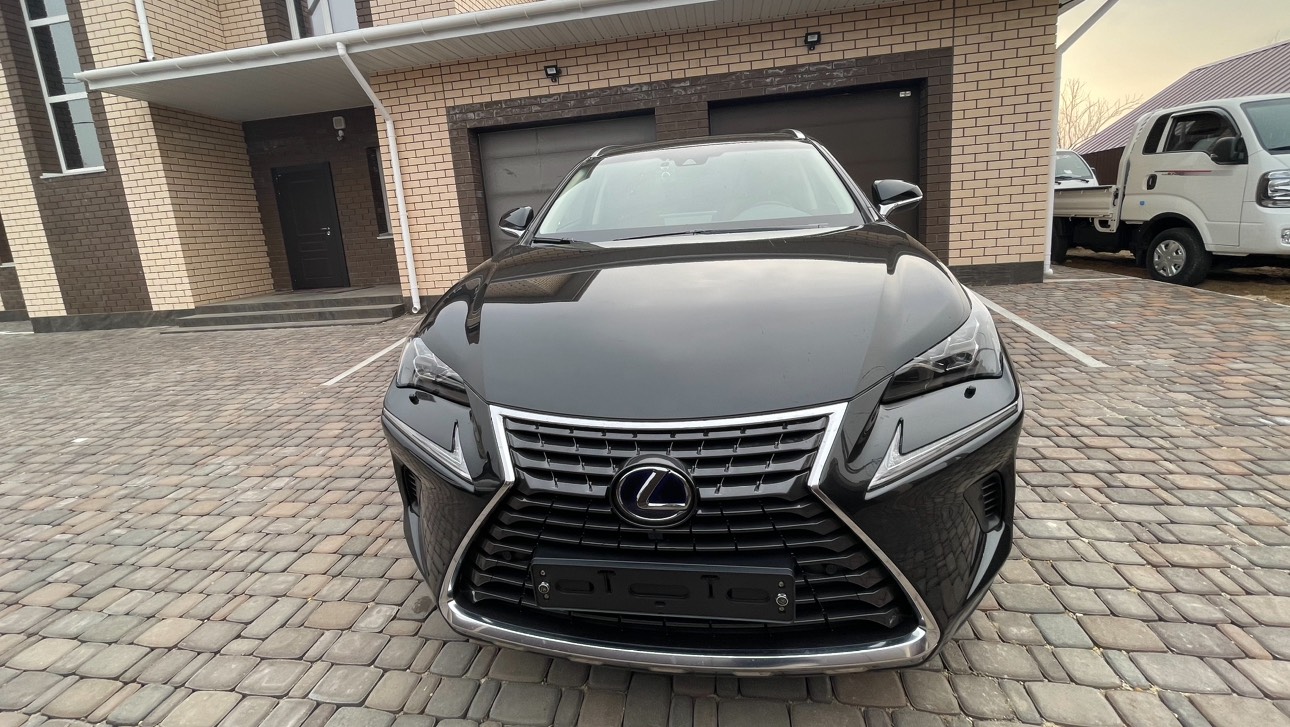Lexus NX300h 2018 г.в., Бензин - Гибрид, V-2500, Пробег 89.000 км., цена 3.600.000₽ смотреть онлайн