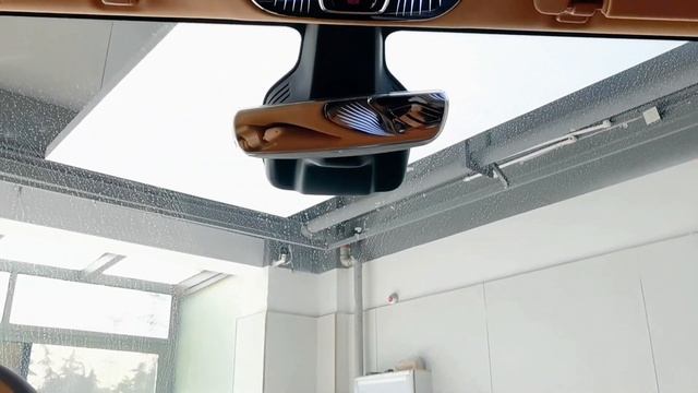 World's Second Fastest MPV - Voyah Dreamer exterior and interior details смотреть онлайн