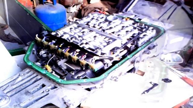 Jag XJ8 ZF5HP24 Transmission Rebuild Part 4.avi смотреть онлайн