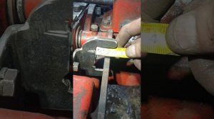 ограничитель педали сцепления на тракторе Т-25.