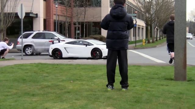 Lamborghini Superleggera, Supertrofeo Stradale, and Mucielago accelerations смотреть онлайн