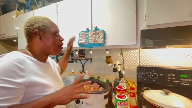 COOK WITH ME VLOG: :STEP BY STEP Mac N Cheese Dressing Oxtails Collard Greens Potato Salad yams смотреть онлайн