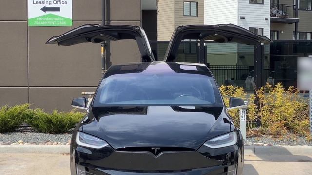 Tesla Model X Dance смотреть онлайн