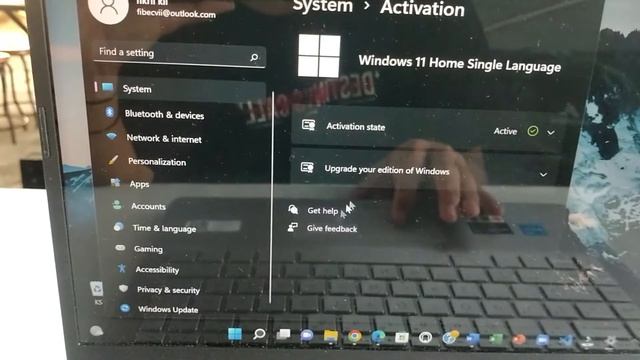 Reviewing My Laptop смотреть онлайн