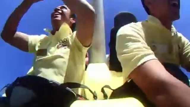 JOn G and maikool at the Hot seat FUN SPOT USA.AVI смотреть онлайн