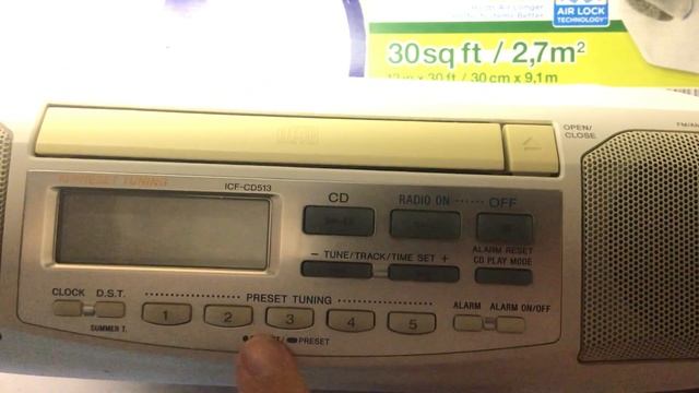 Sony ICF-CD513 Under Cabinet AM/FM CD Clock Radio (MBP Video) смотреть онлайн