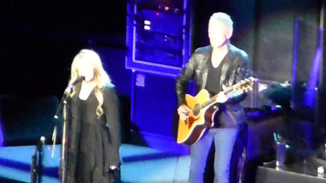 Fleetwood Mac - Landslide - Manchester Phones 4u Arena - 01/10/13 смотреть онлайн