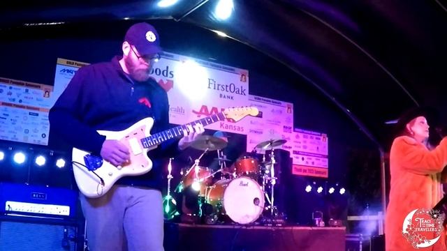 Fleetwood Mac: "Dreams" / Cover by: Traci and the Time Travelers смотреть онлайн