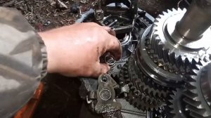 ремонт кпп ваз. включились две передачи!