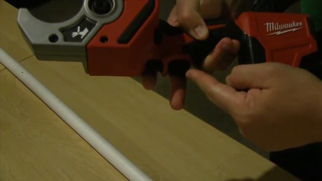 Milwaukee 2470 PVC Pipe Cutter смотреть онлайн
