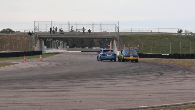 Hyundai Sonata Crashes Into Saab 900 at 24 Hours of Lemons Minnesota смотреть онлайн