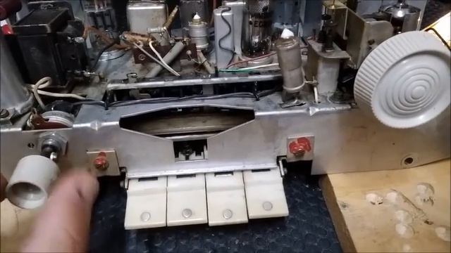 7- Reparación de radio PHILIPS IBERICA mod. B2E34A смотреть онлайн