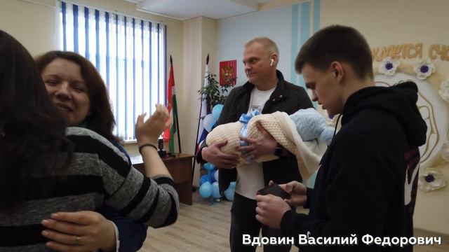 Как забирал сына!