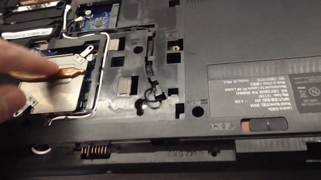 From Pile Of Trash To Laptop - Ideapad G500s Rebuild смотреть онлайн