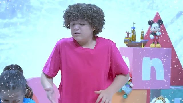 Gabriel Miller apronta com Marianna Santos usando a Varinha Mágica Frozen - Brink+ смотреть онлайн