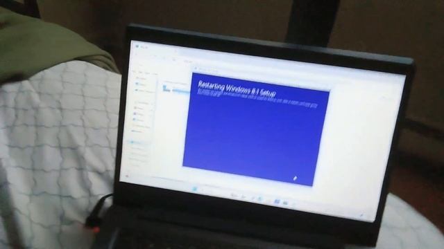 Attempting to download Windows 8.1 on a Windows 11 laptop! смотреть онлайн