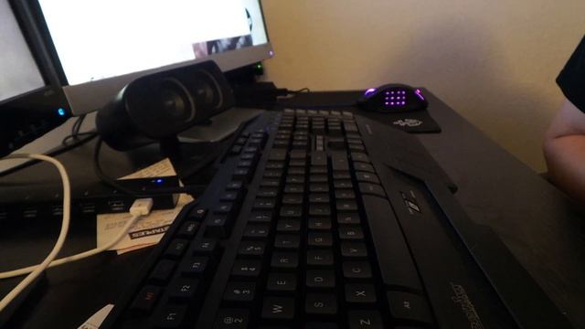 Friday Review: Perixx PX-3200 Gaming Keyboard смотреть онлайн
