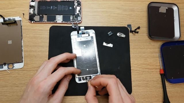 Apple Iphone 6s test Sweden supliers screen - bad quality, display not working. Part go to experts смотреть онлайн