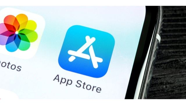Apple Will Allow Users To Download Apps Directly From Developers’ Website Thanks To The New EU App смотреть онлайн