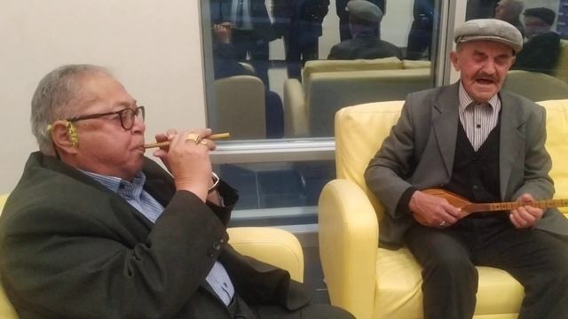 Sipsinin Duayenlerinden Mehmet Ali Kayabaş ve Sapri Özdemir'den güzel bir Gurbet Havası смотреть онлайн