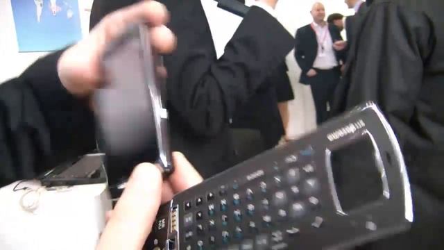 Preview NTT DoCoMo F-04B смотреть онлайн