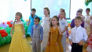 Песня "Динь- динь , детский сад" в исполнении  выпускников детского сада.