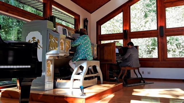 J.S. Bach - Toccata & Fugue in D Minor - Dueling Pipe Organs at Acme Organ Institute смотреть онлайн