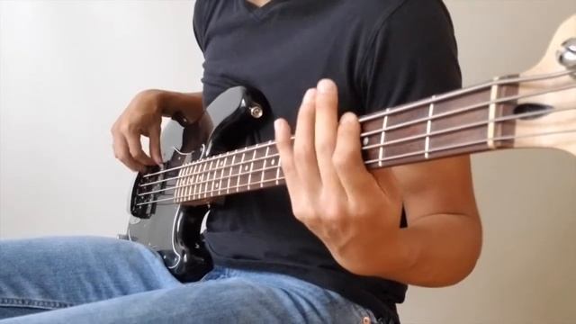 Queen- Keep Passing The Open Windows (Bass Cover) смотреть онлайн