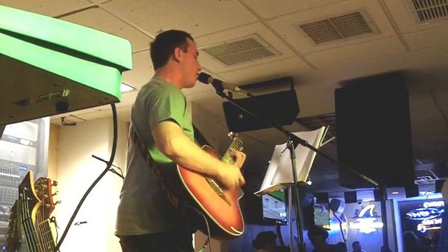 Basket Case - Green Day live acoustic cover смотреть онлайн