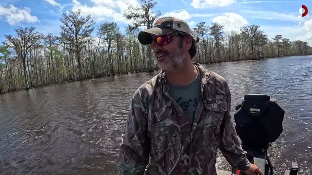 Inside Off-Grid Houseboat Life - Camp in Louisiana Swamp 🇺🇸 смотреть онлайн