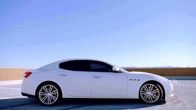 MASERATI GHIBLI SQ4 SHOWCASE смотреть онлайн