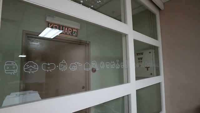 Akinori Oishi's window drawing for Great Free Light in Malaysia 2018 смотреть онлайн