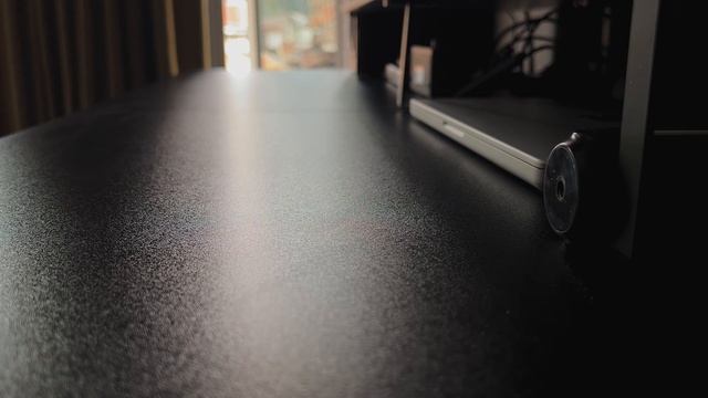 Setup Meja Kerja Adjustable Di Pojok Ruangan смотреть онлайн