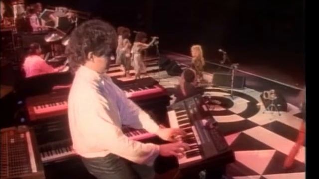 Stevie Nicks - Stand Back (Live at Red Rocks) смотреть онлайн