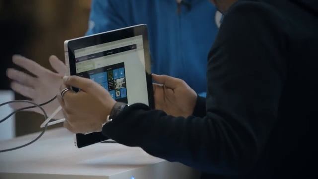 HP Elite x2 1012 - London Pop Up Stands HD смотреть онлайн