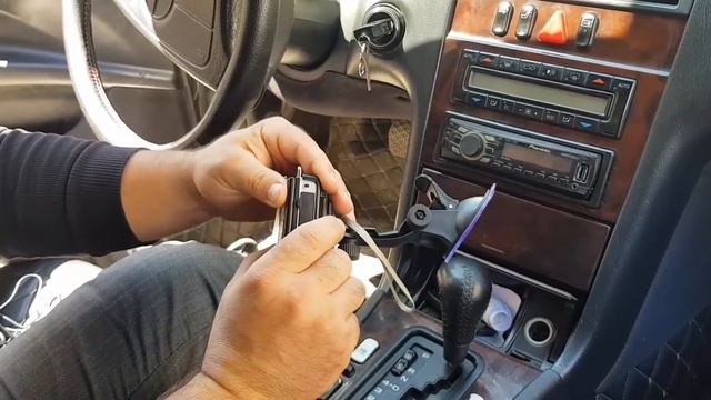 Обзор и УСТАНОВКА ЛЮБОГО ВИДЕОРЕГИСТРАТОРА ЗА 5 МИНУТ НА ЛЮБОЕ АВТО смотреть онлайн